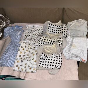 Baby Patterned Swaddle Set